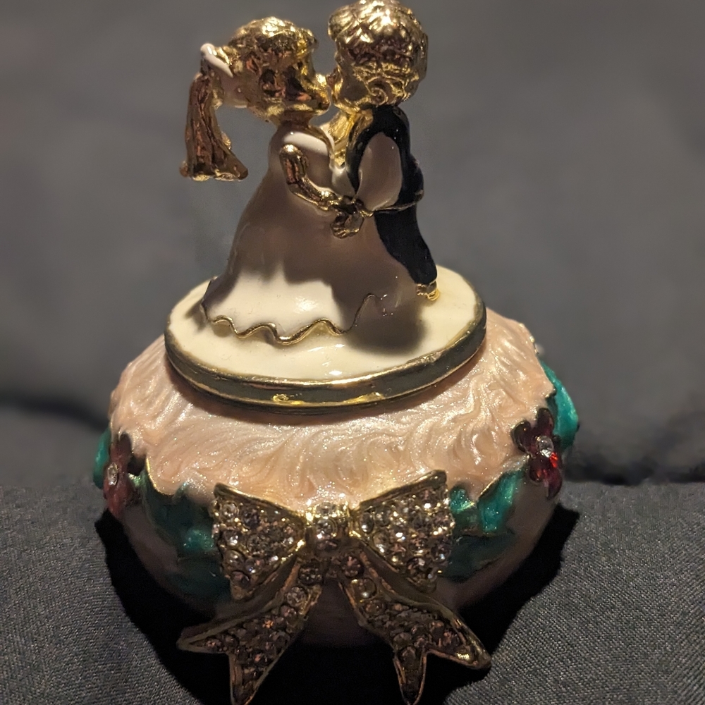 Wedding ring trinket